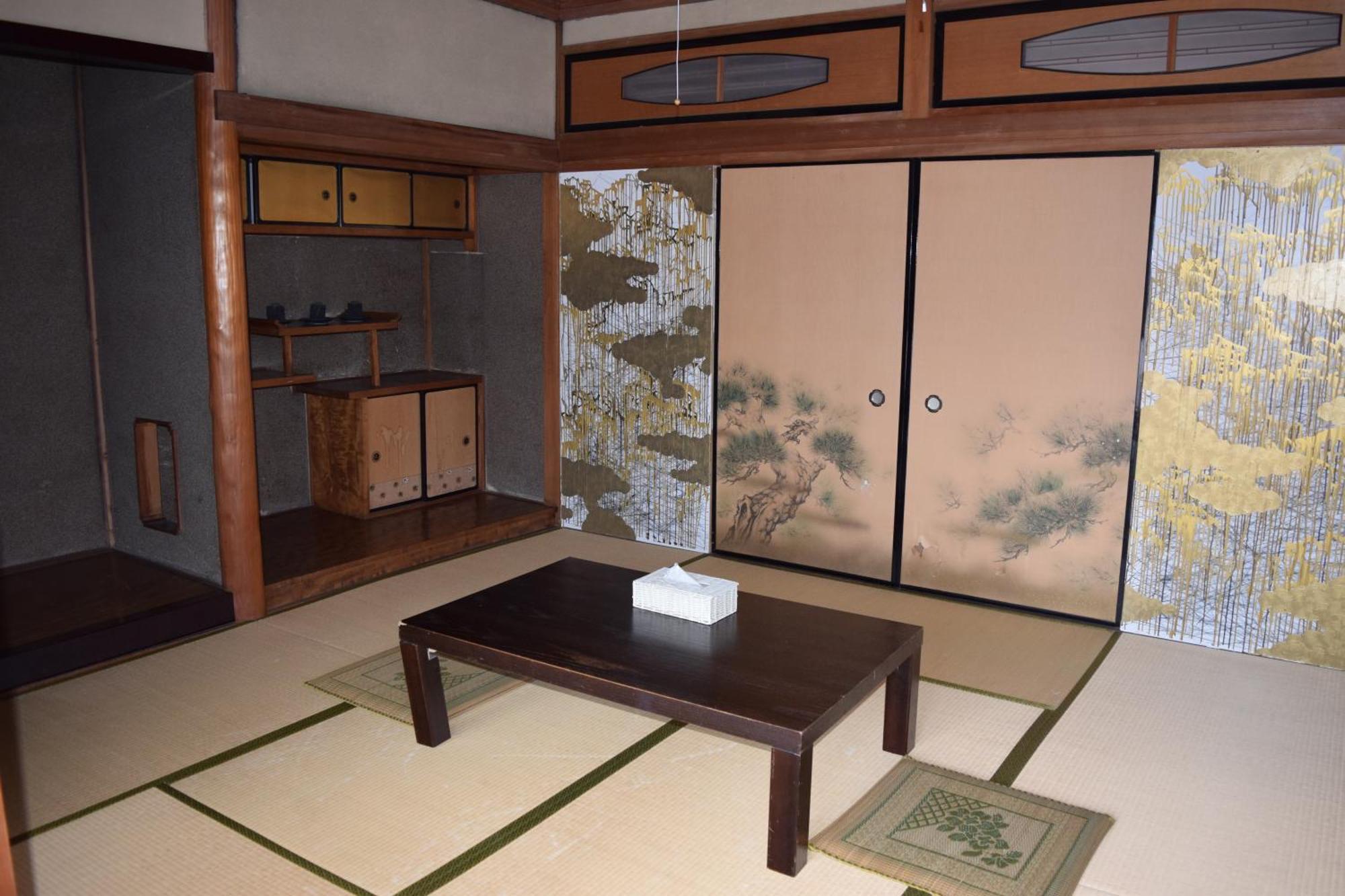 Bakushuku Den Guest House Brew Matsuyama  Exterior foto